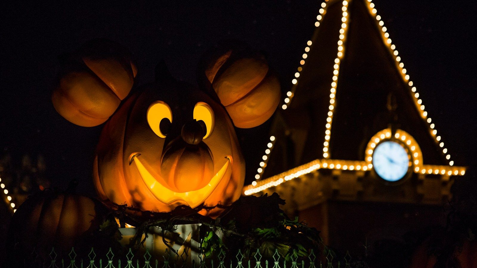 1600x900 It's Halloween time at the Disneyland Resort