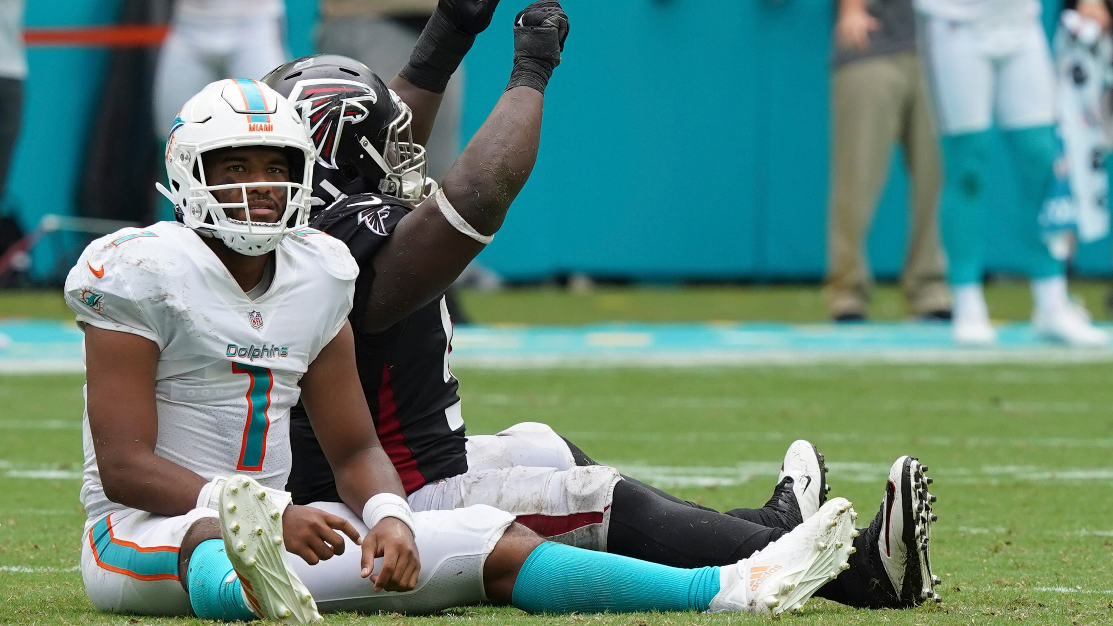 3840x2160 Cover 9 Emanuel on Grady Jarrett: 'Most unselfish guy I've ever been around'