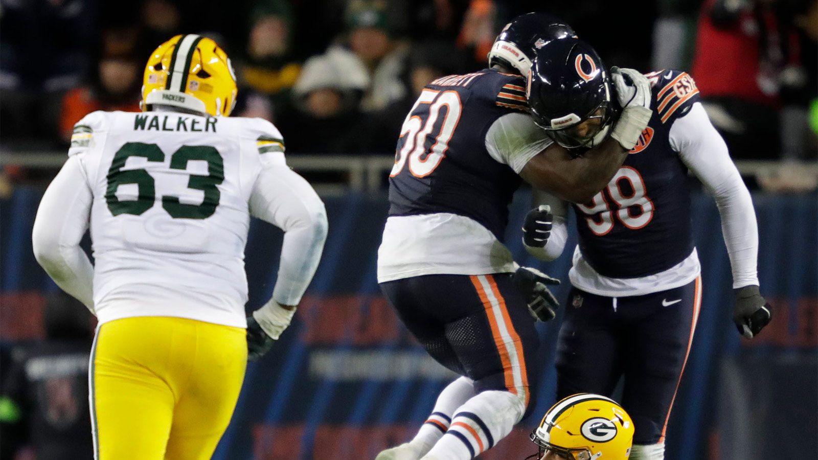 1600x900 Bears news: Grady Jarrett nods to Brian Urlacher, Devin Hester after win over Packers