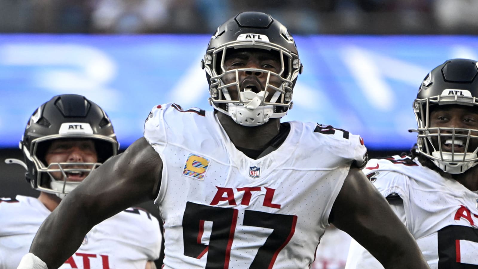 1600x900 Former Falcons DT to land with Bears