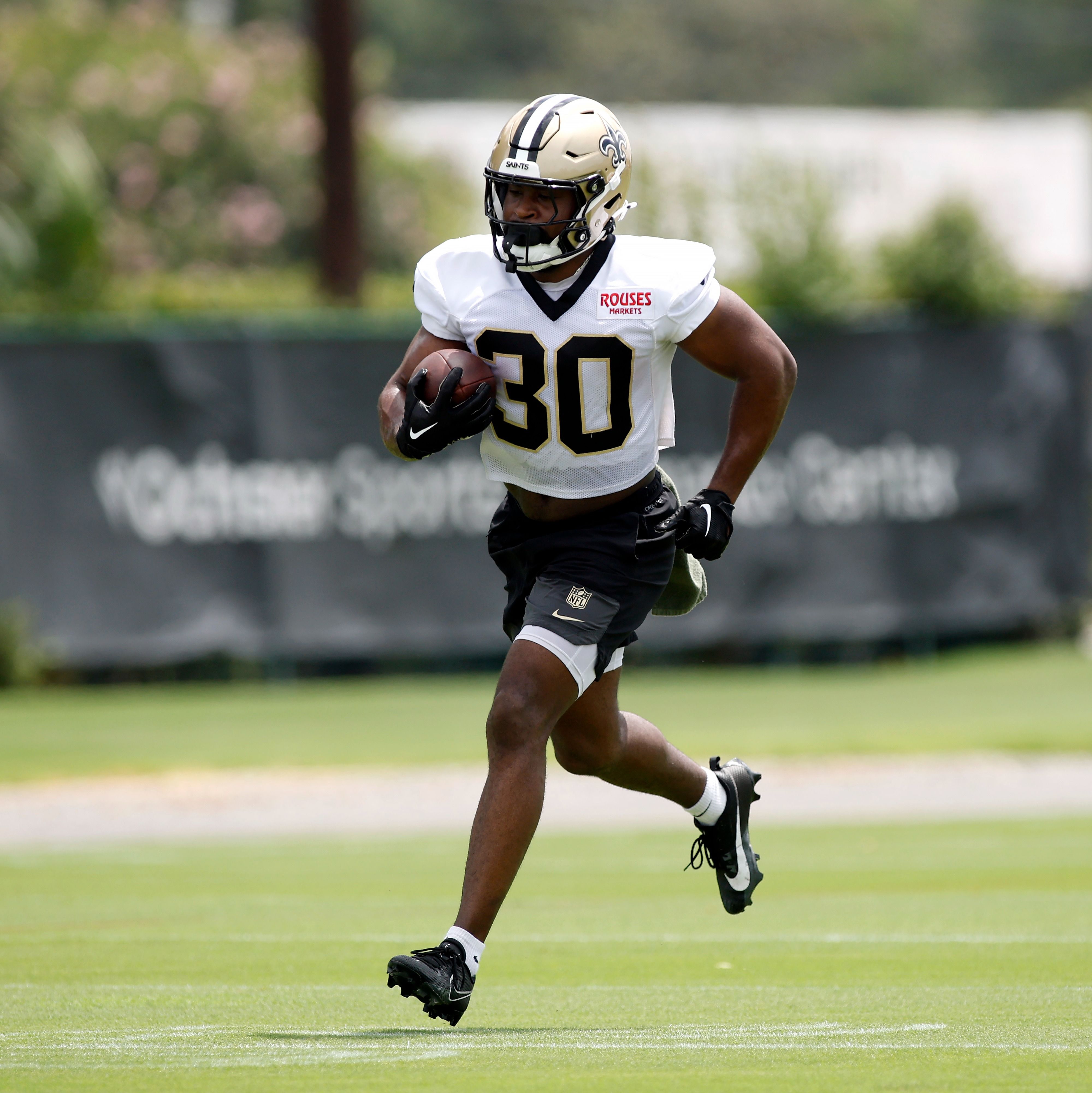 3999x4000 Hour 2: Audric Estime Is An Under The Radar Saints RB Who Gets The Job Done