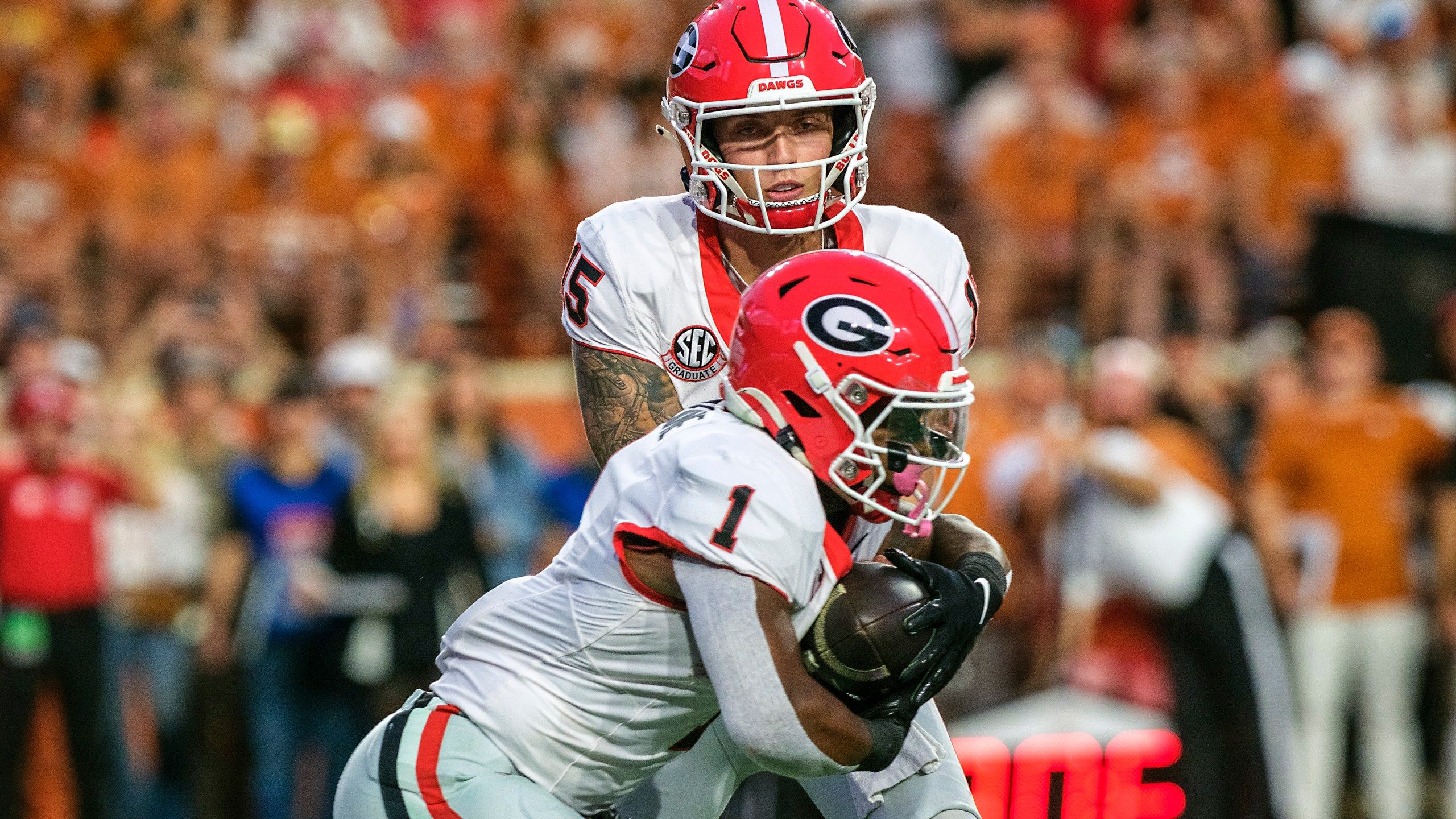 2560x1440 Georgia RB Trevor Etienne ruled out against Tennessee with injury