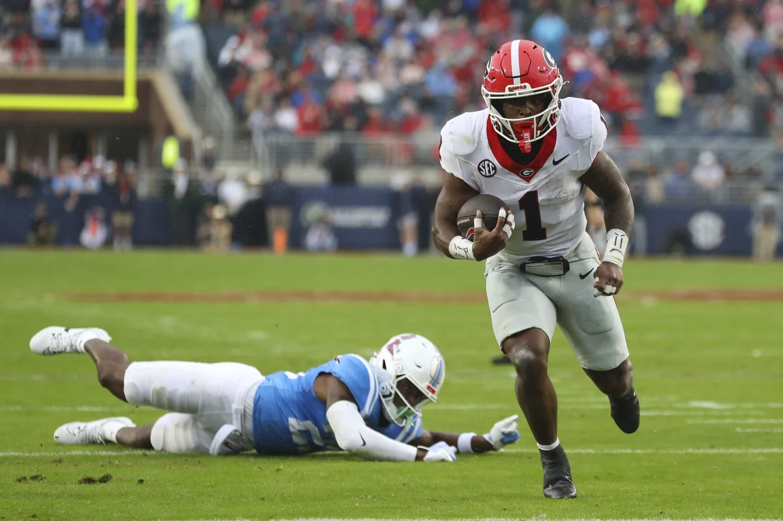 1534x1022 Georgia RB Trevor Etienne ruled out against Tennessee with injury Augusta Press