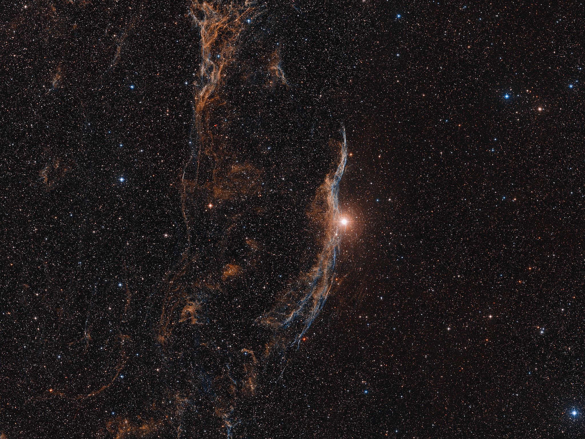 2048x1536 The Veil Nebula (ground Based View)