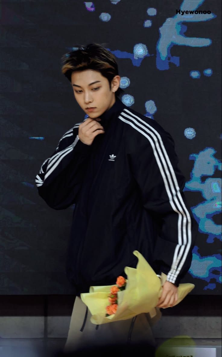 736x1185 Kim ryul lngshot wallpaper. Cowo k, Cwok ganteng, Pria tampan