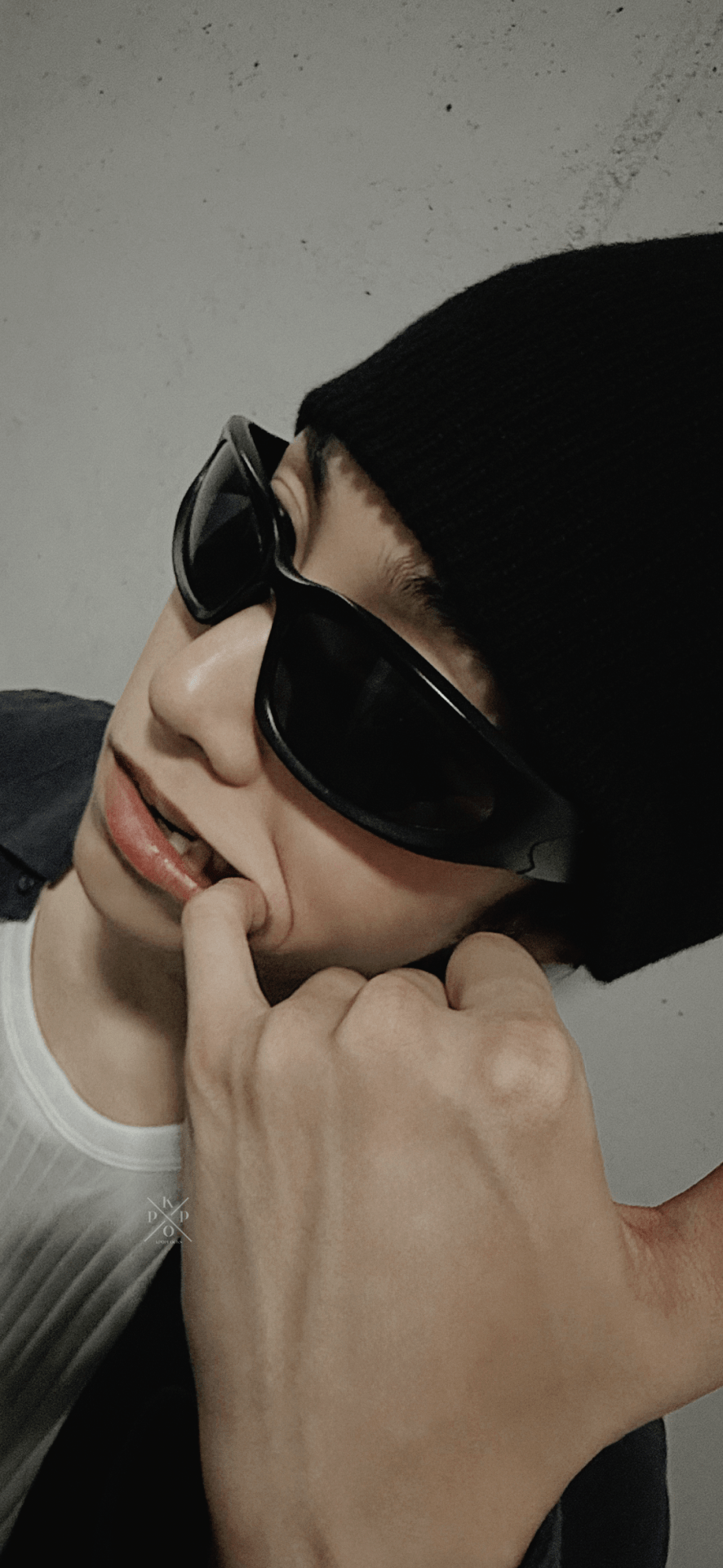 886x1920 Kpop Locks