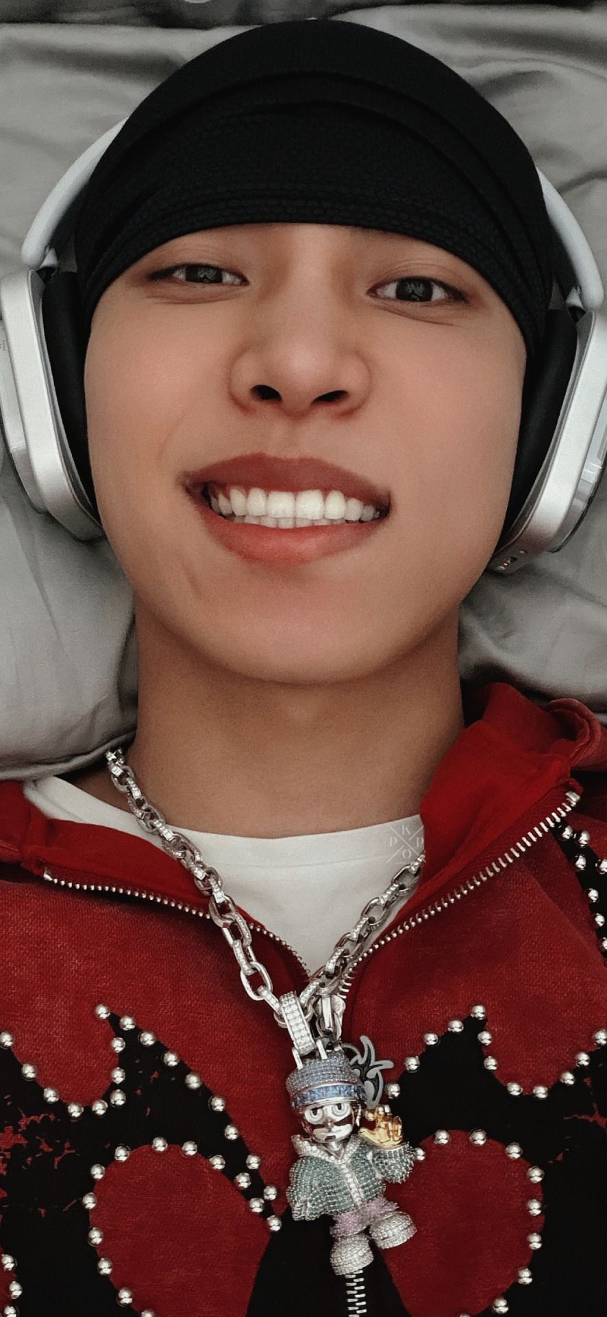 886x1920 Kpop Locks