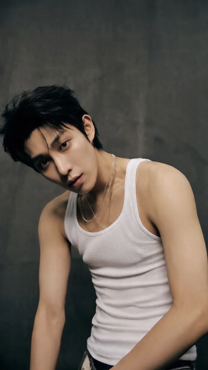 693x1232 RYUL (LNGSHOT) 멤버 │ KPOP 아이돌 순위&투표 1등 앱 │ 스케줄·고화질 배경화면까지 │ 최애돌