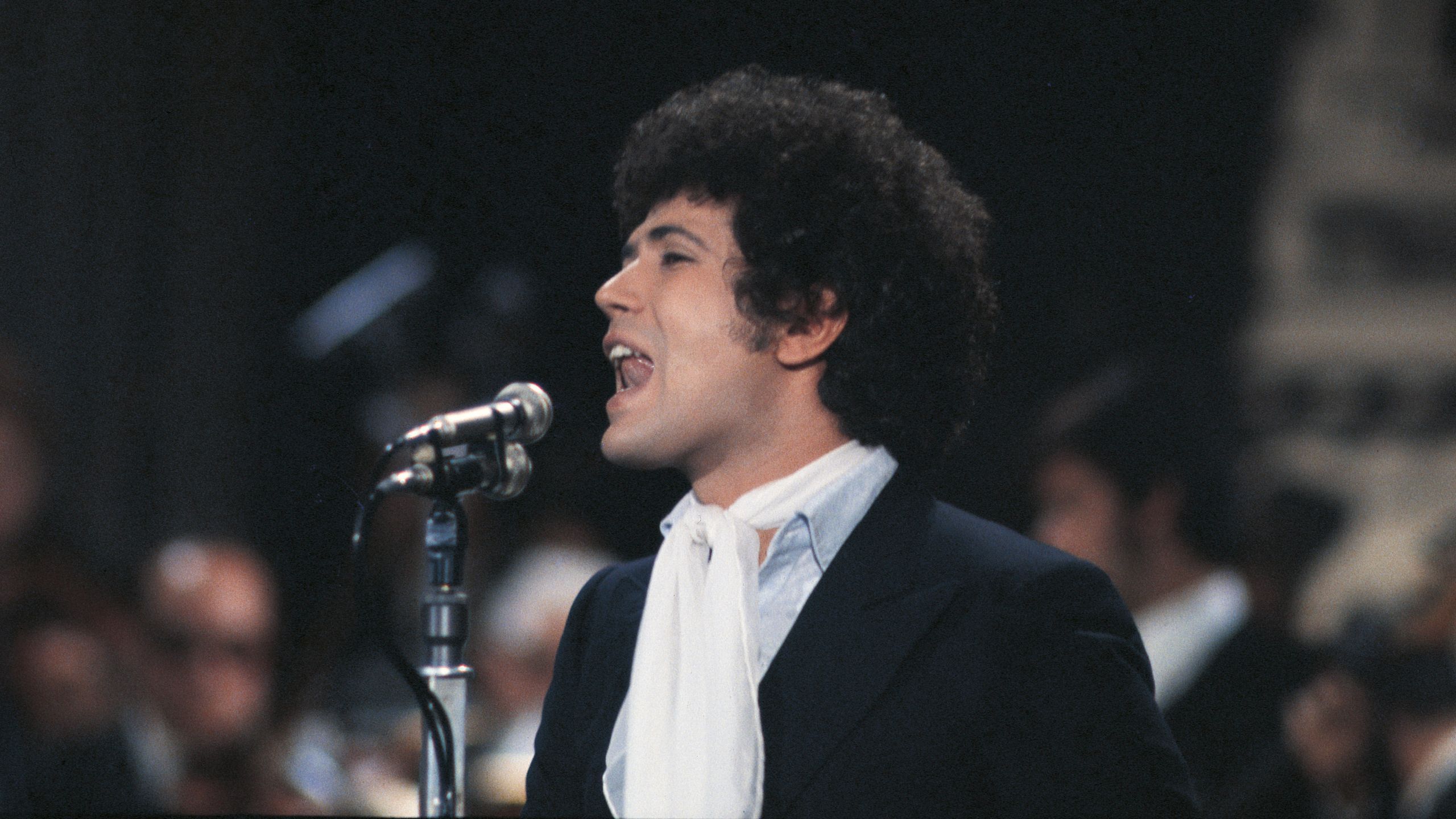 2560x1440 Un'avventura, il film, a Sanremo ora, vs la canzone, a Sanremo 50 anni fa