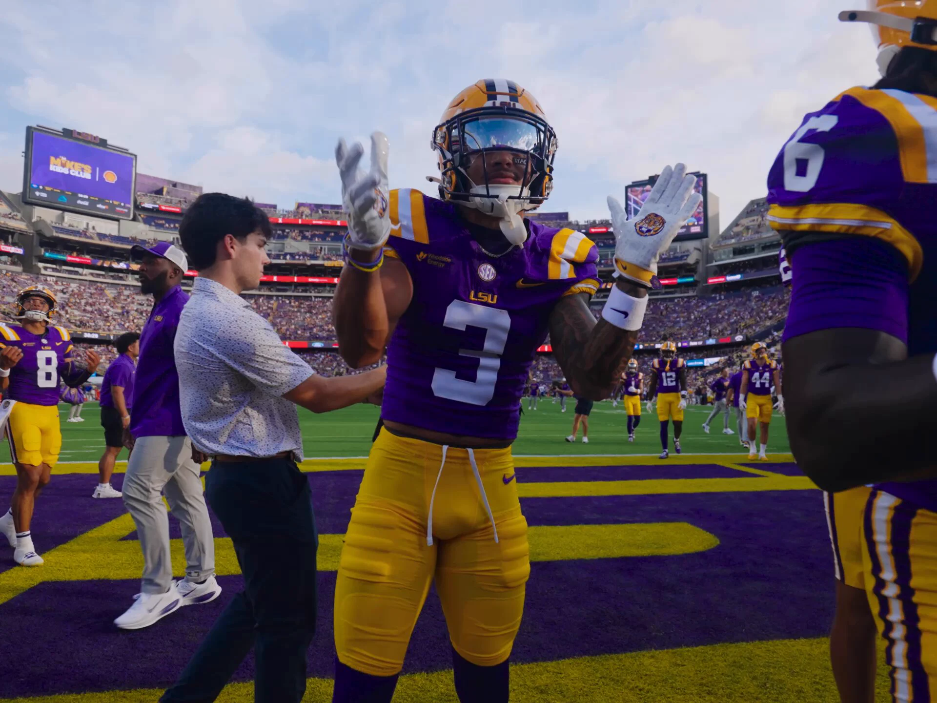 1920x1440 Back home in Death Valley. It's GAMEDAY‼️