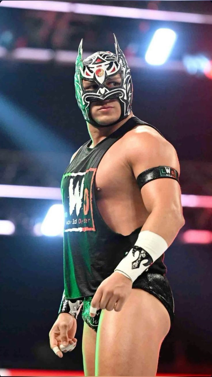 736x1308 Luchador pose. Dragon lee, Mexican wrestler wallpaper, Lucha wrestling