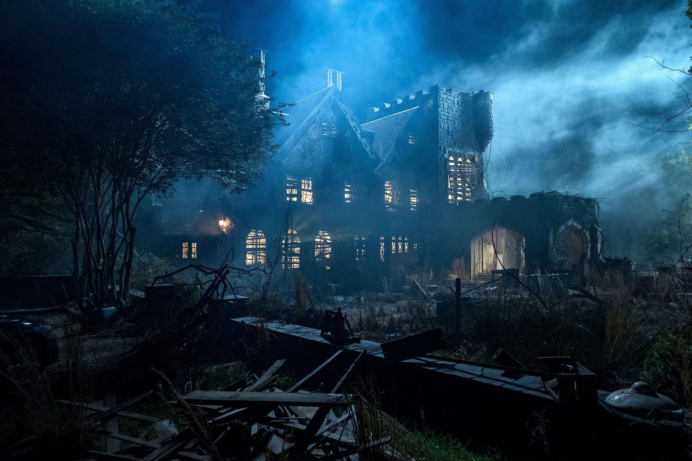 2700x1800 Haunted House Wallpaper