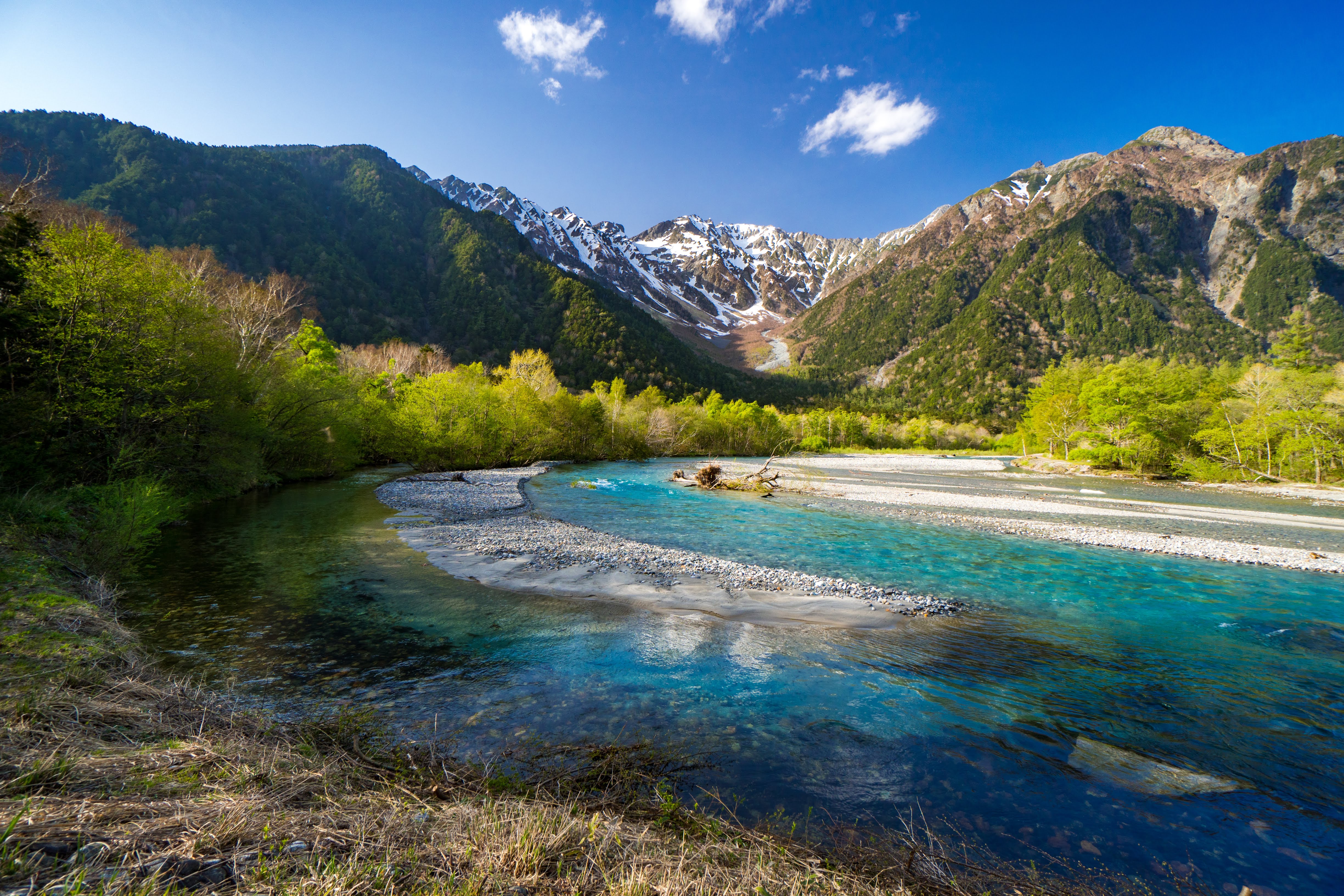 4898x3265 Discover the Japanese Alps in Kamikochi, a Hidden Valley in Nagano