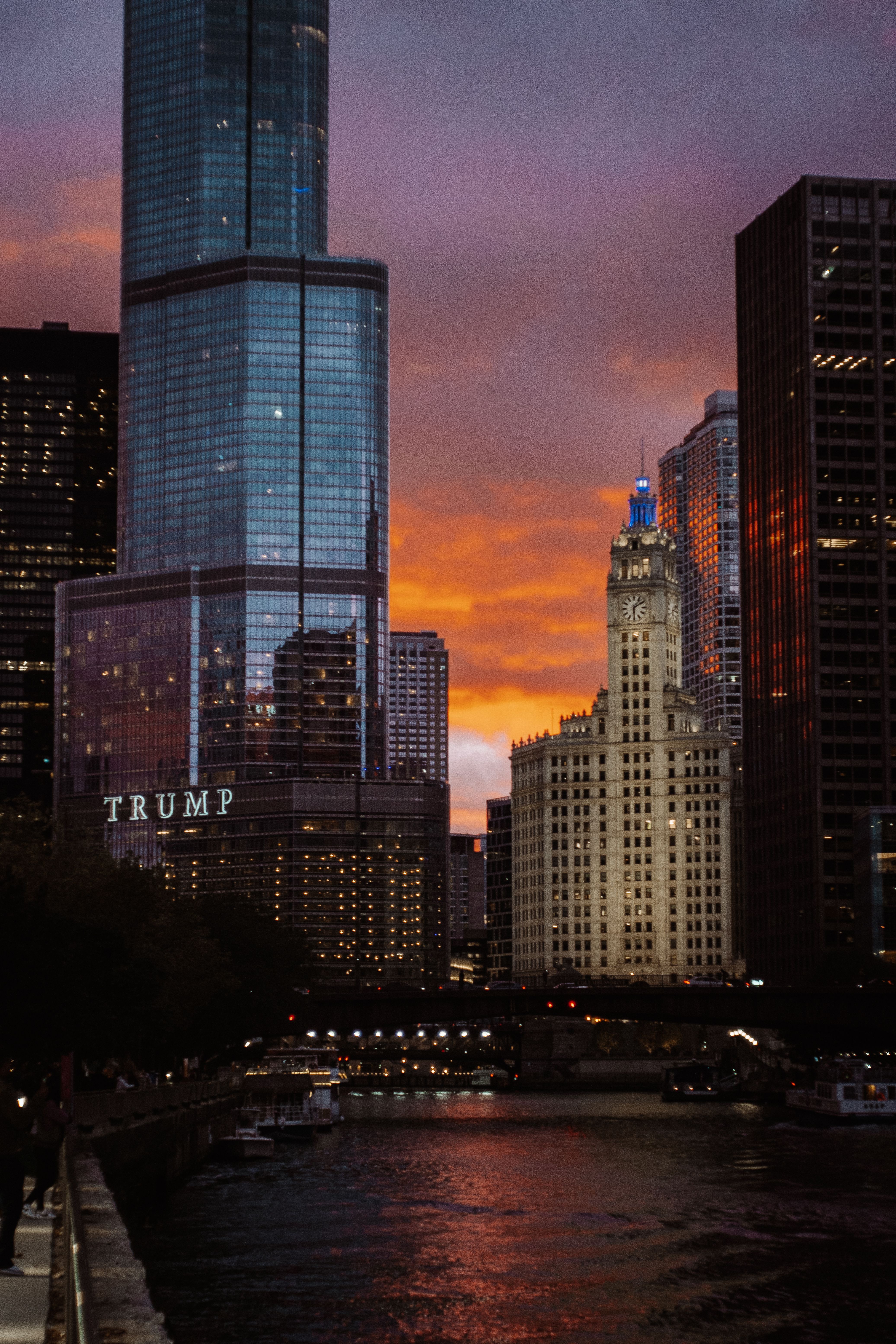 4145x6218 Trump International Hotel and Tower in Chicago · Free
