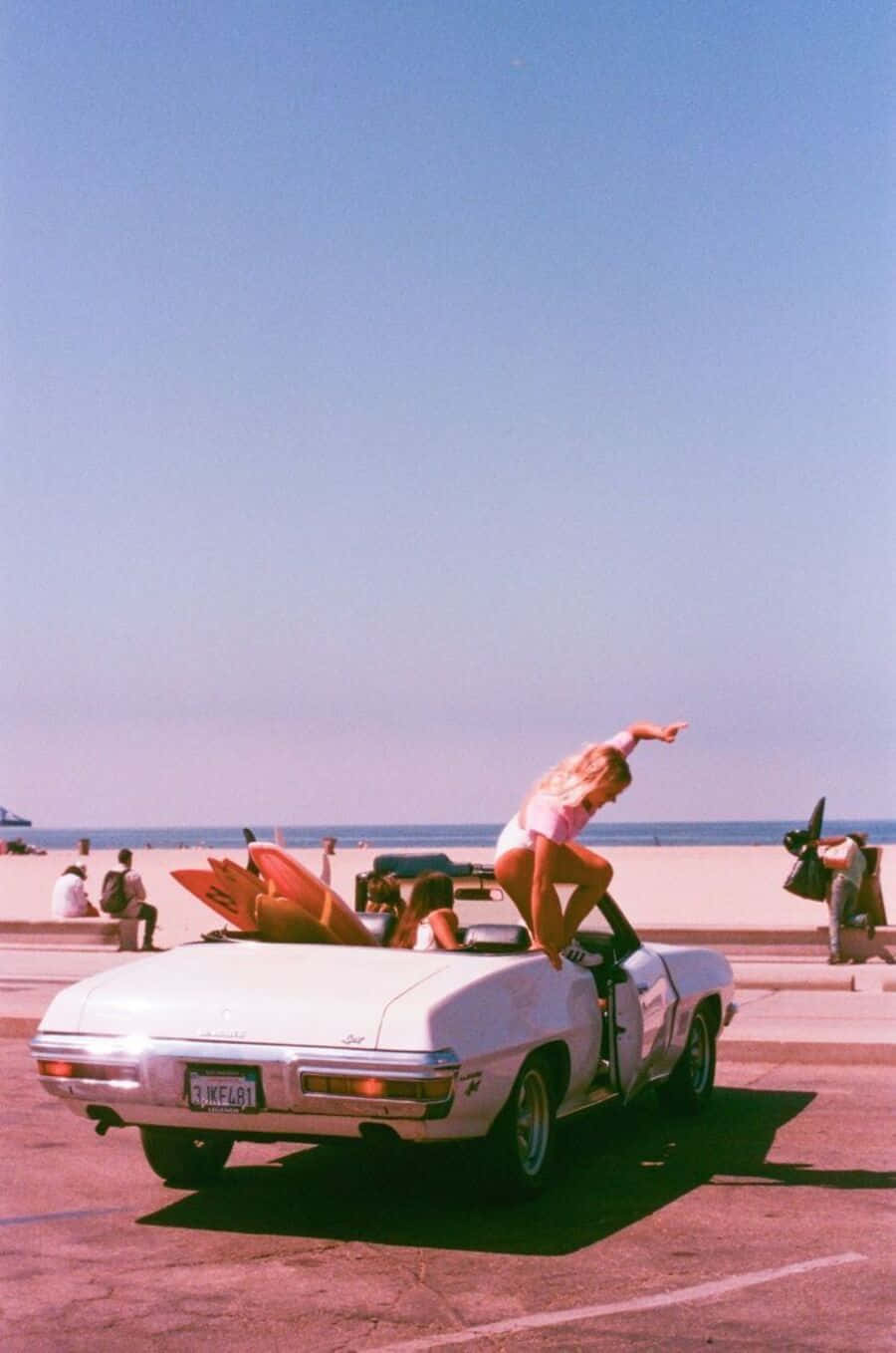 900x1358 Download Unleashing the 90s Vibes Wallpaper