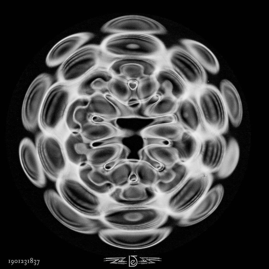 1024x1024 Cymatic Vibrations: Exploring Geometry in Nature. Photohop, Illustration, Grafisk design