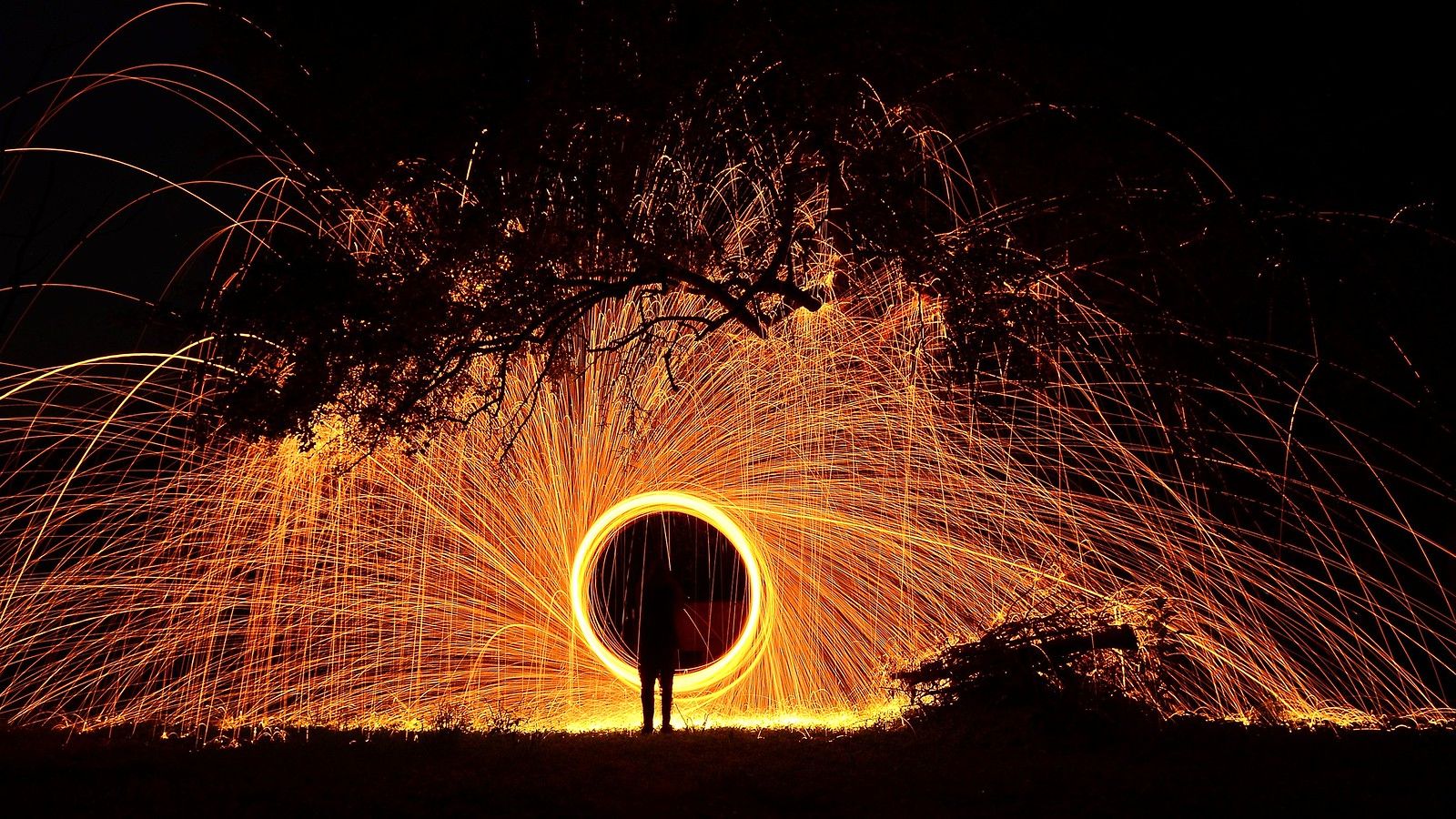 1600x900 Firestarter