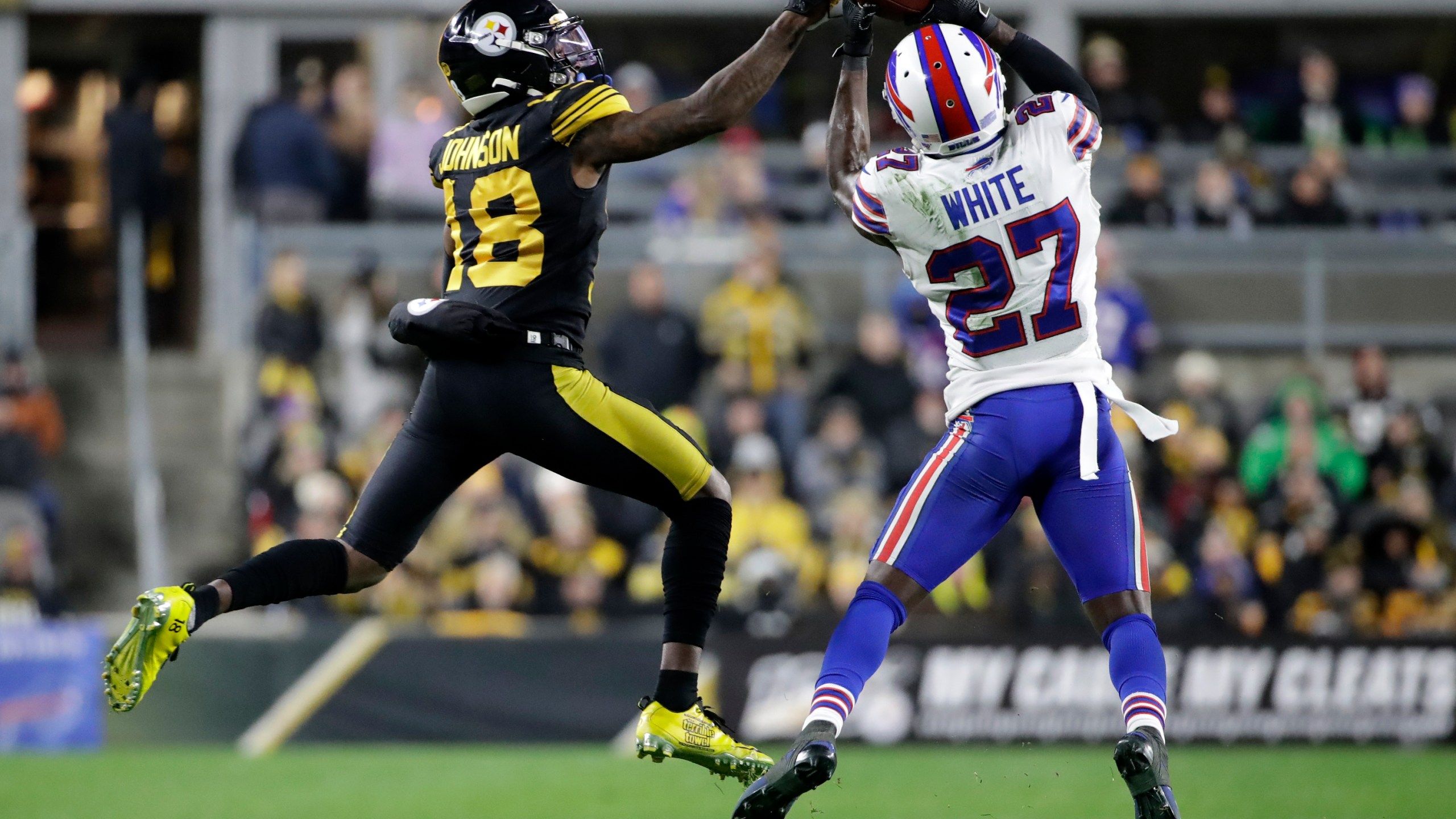 2560x1440 AP Source: Bills Pick Up 5th Year Option On CB White
