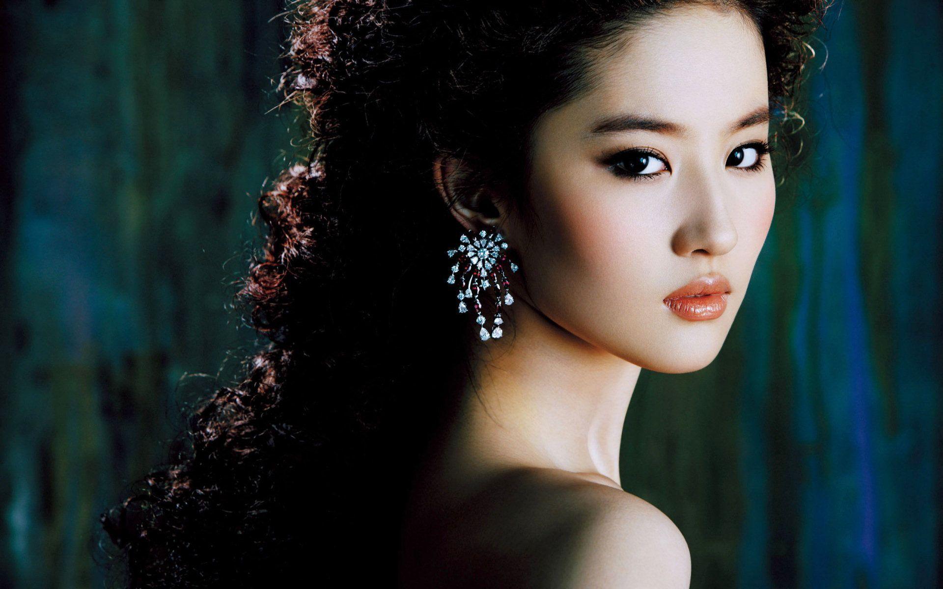 1920x1200 Asian Women Wallpaper