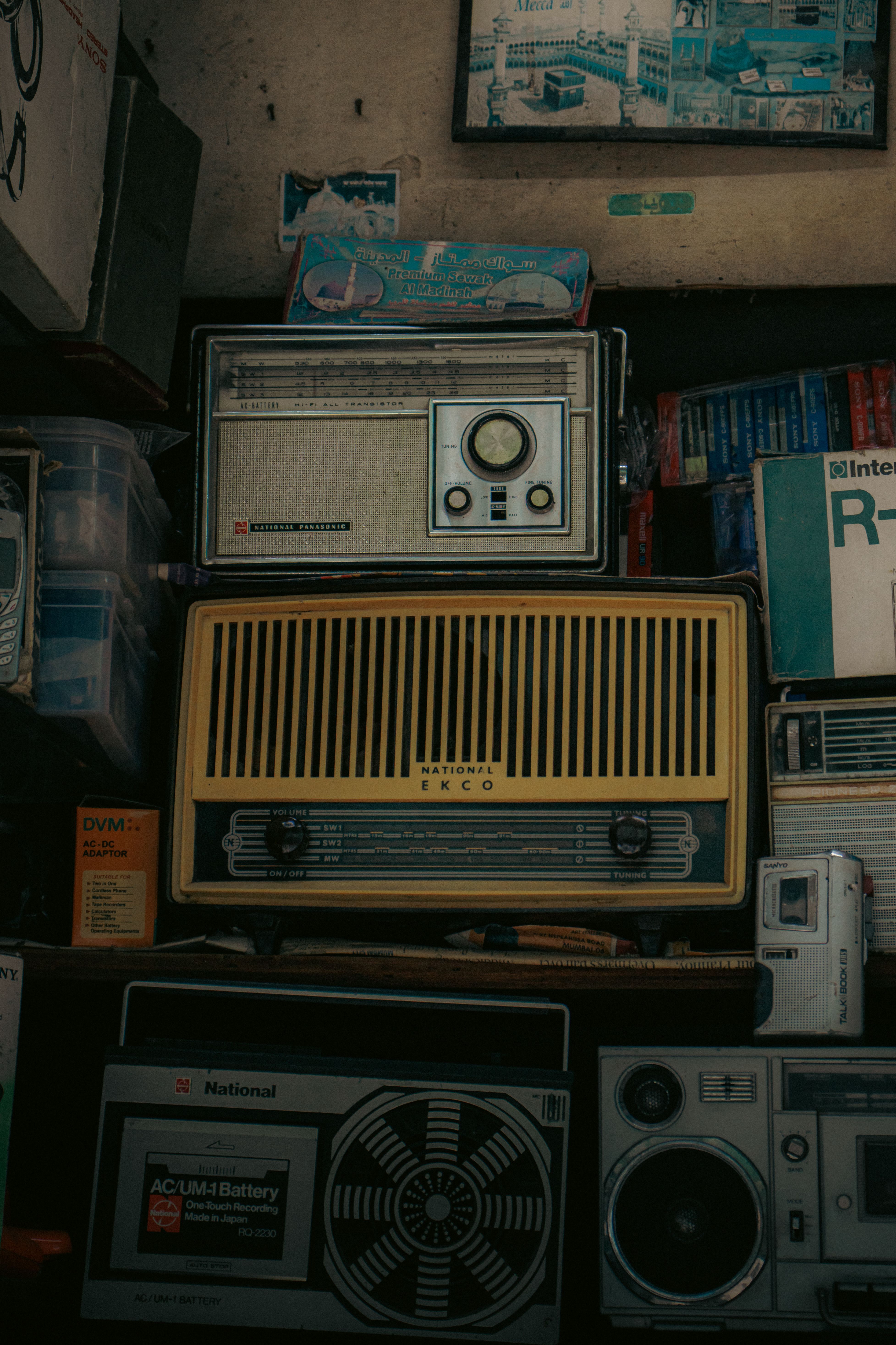 3910x5865 Collections of Vintage Stuff · Free