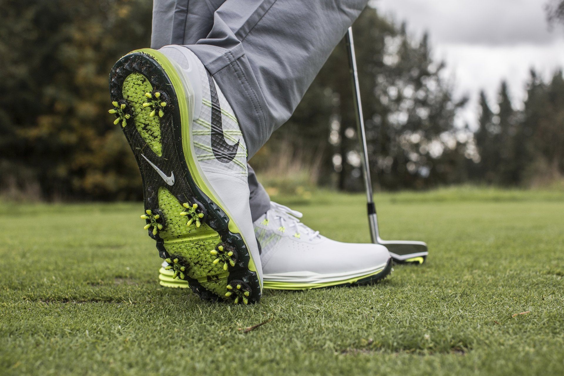 1920x1280 Download Nike Shoe Golf Club Golf Sports 4k Ultra HD Wallpaperx3867