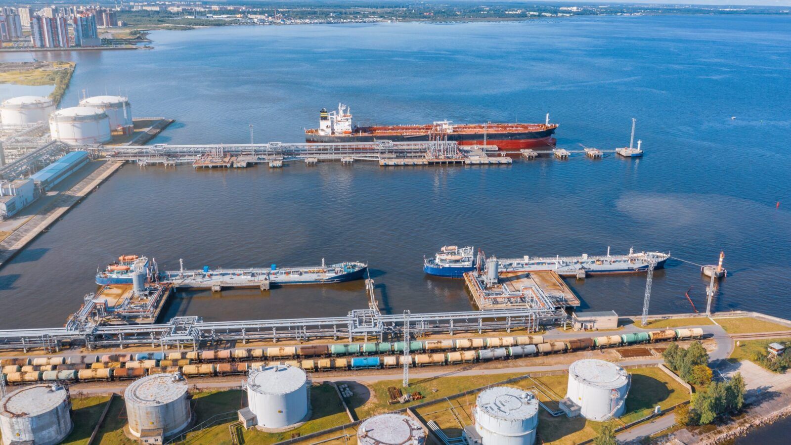 1600x900 Recording Now Available: Design & Assessment of Marine Oil, Gas, & Petrochemical Terminals. PIANC USA Recording Now Available: Design & Assessment of Marine Oil, Gas, & Petrochemical Terminals