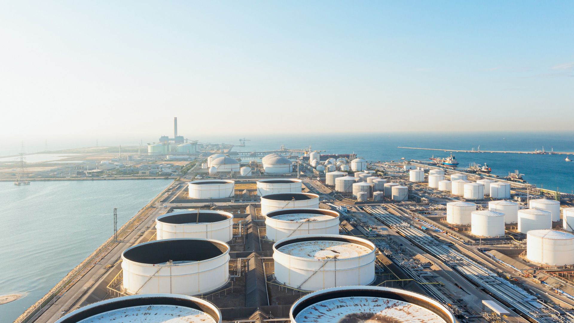 1920x1080 What Dominates Oil Movements?