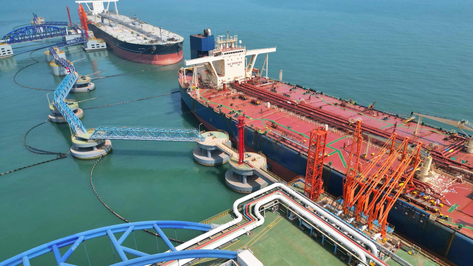 1920x1080 Oil: IEA trims demand forecast on persistent economic concerns