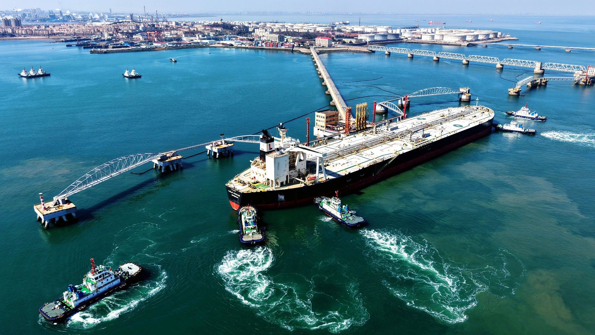 1920x1080 Huge crude oil spike and Asia plummet: How the Iran war hit the markets. Middle East Eye