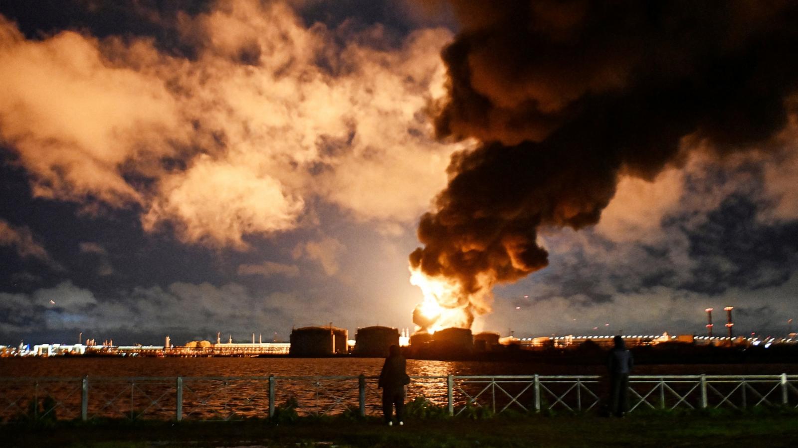 1600x900 Ukraine targets Russia with more than 000 drones, striking oil terminal in St. Petersburg