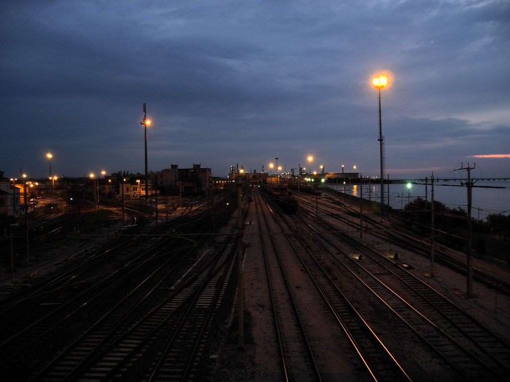 1024x768 Oil refinery terminal