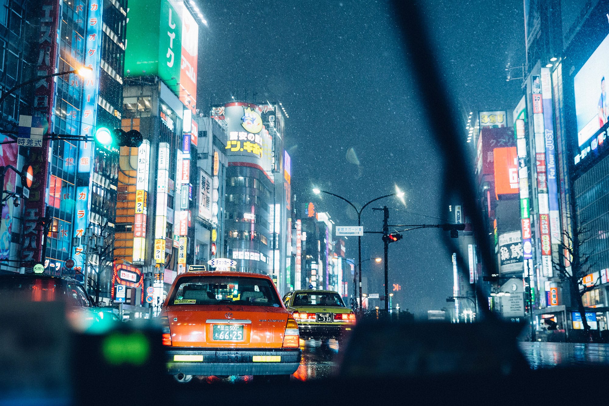 2000x1333 Midnight in Tokyo
