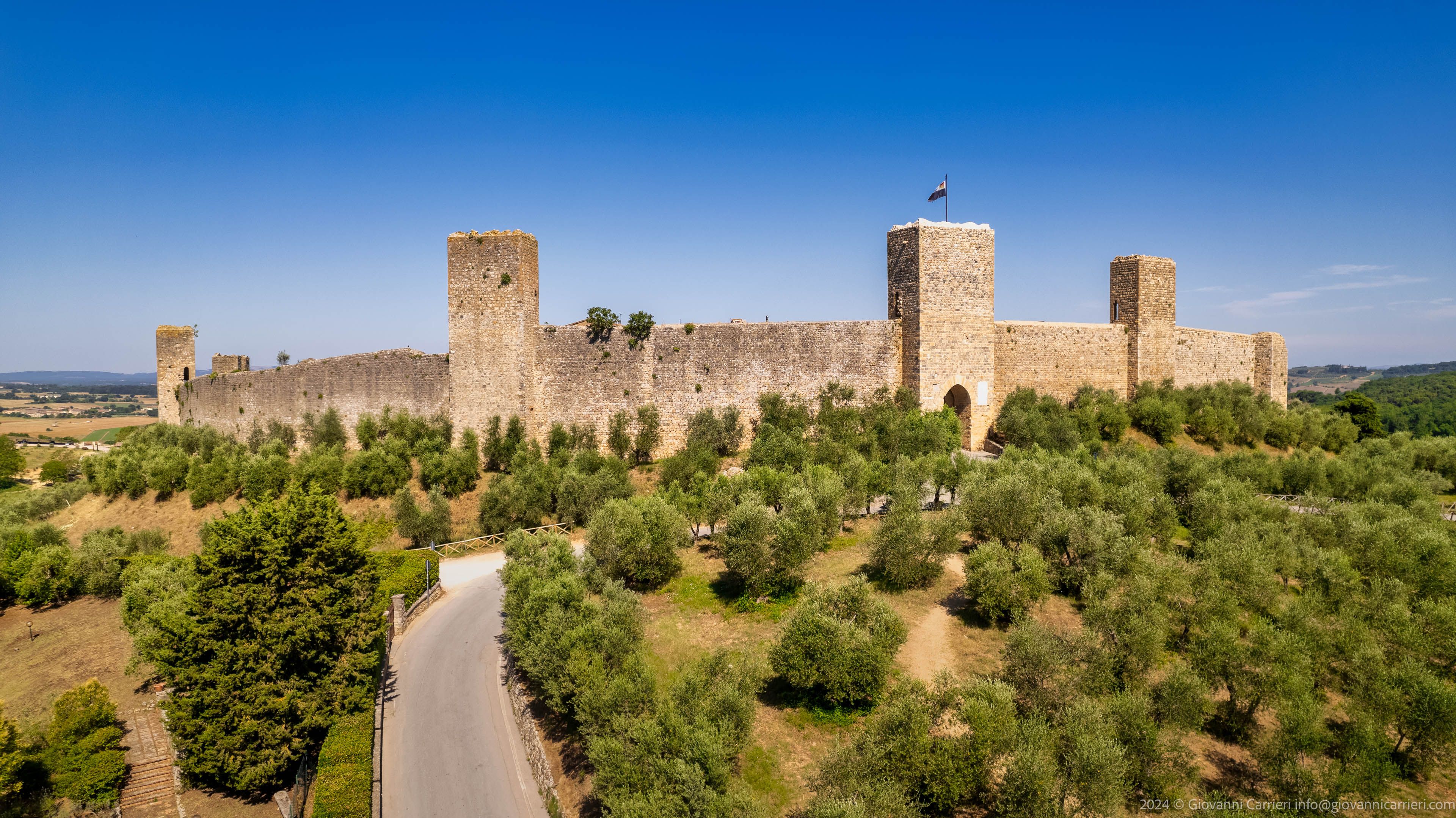 3840x2158 Monteriggioni wallpaper: 3 photographs