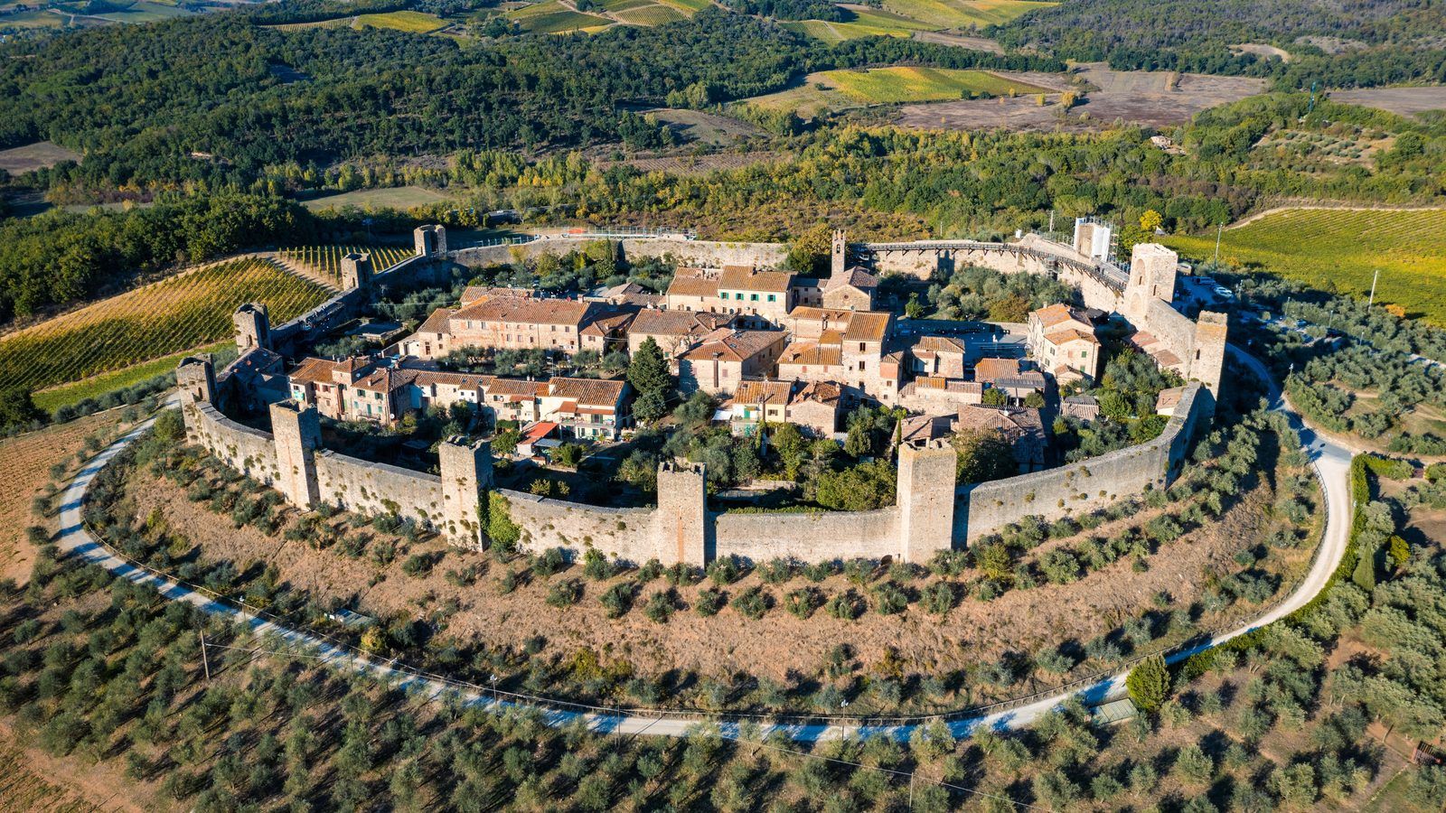 1600x900 Monteriggioni