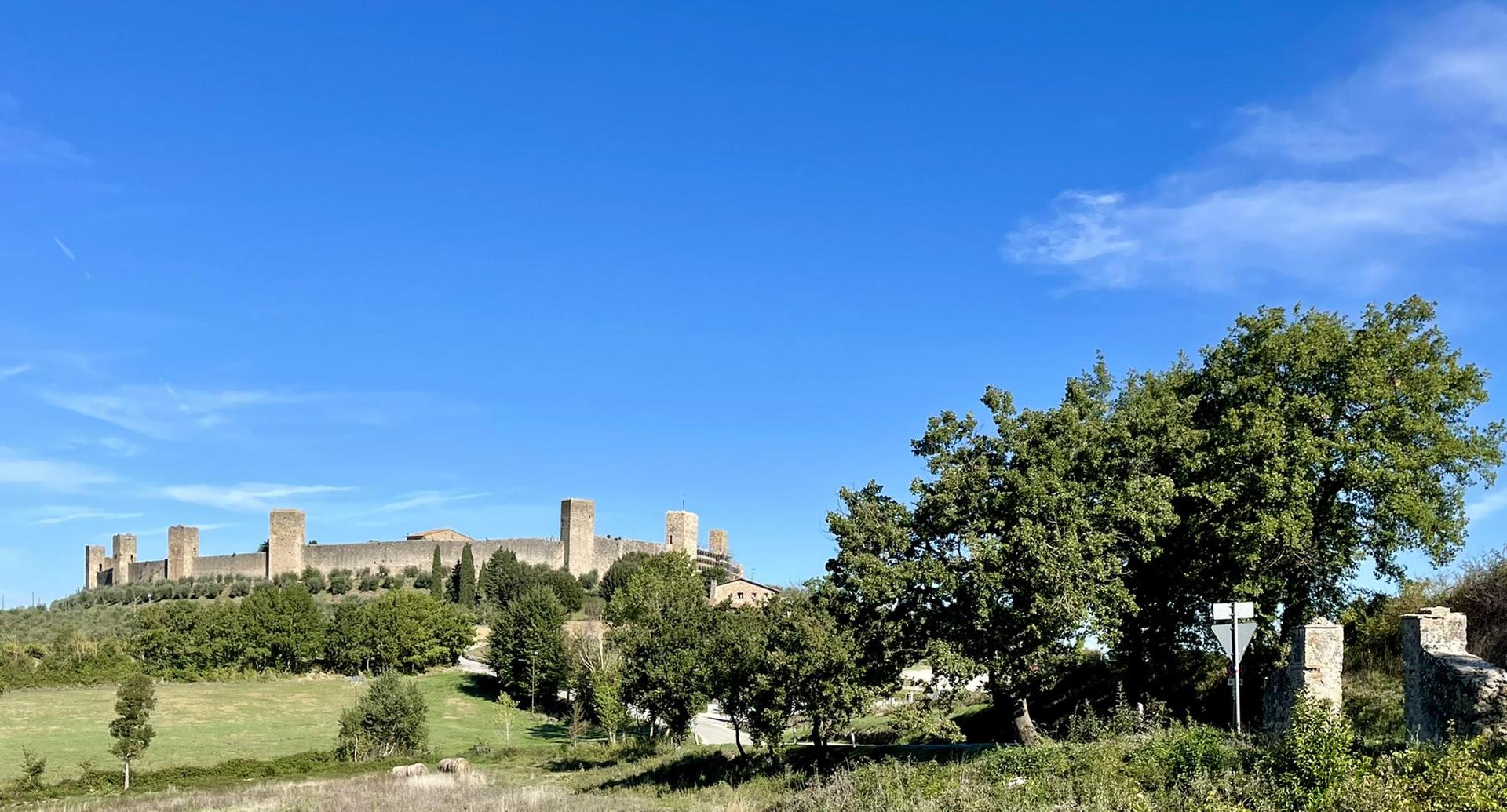 1920x1035 Castles around Monteriggioni