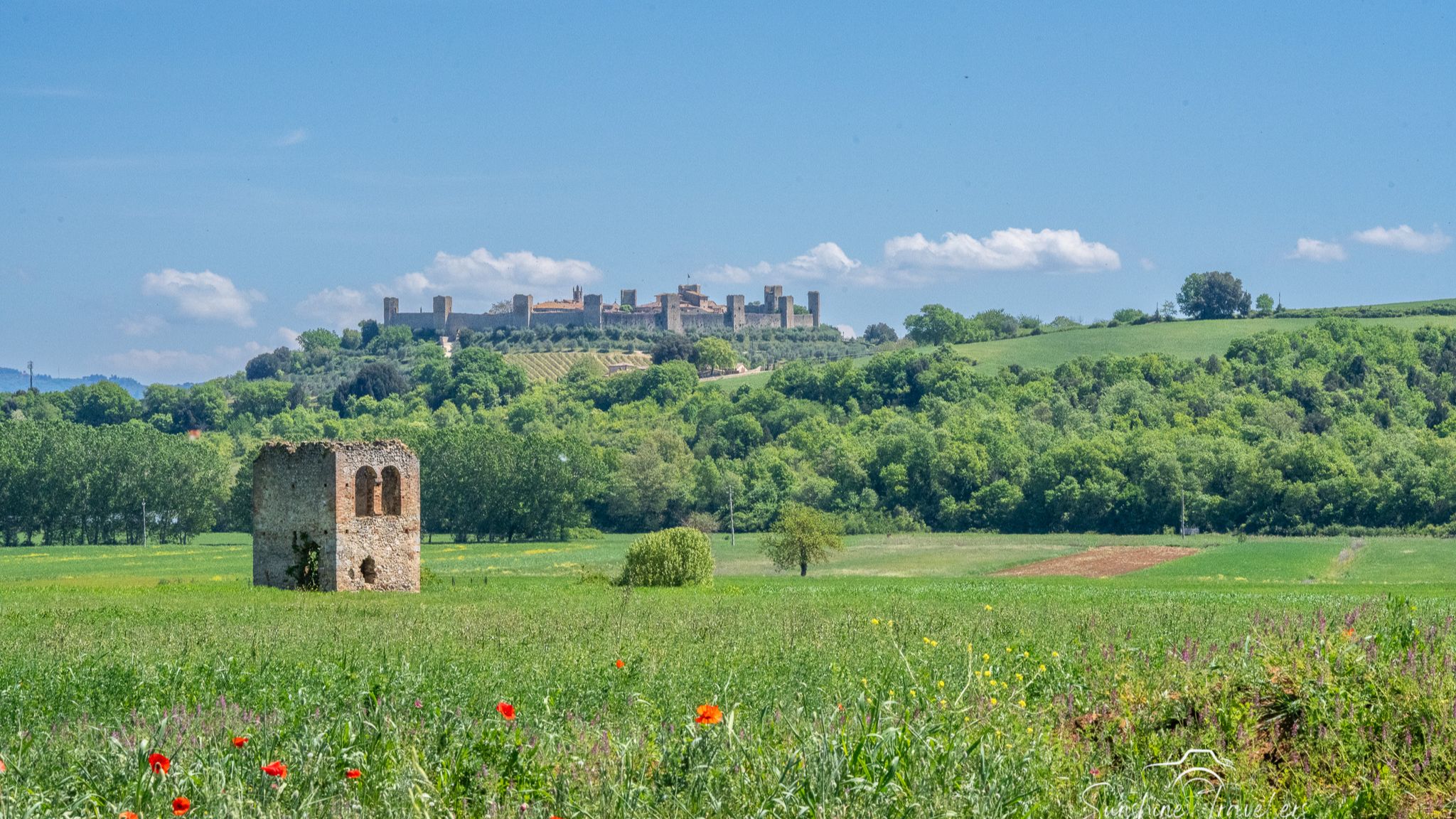 2048x1152 Experience Tuscany beyond wine tastings