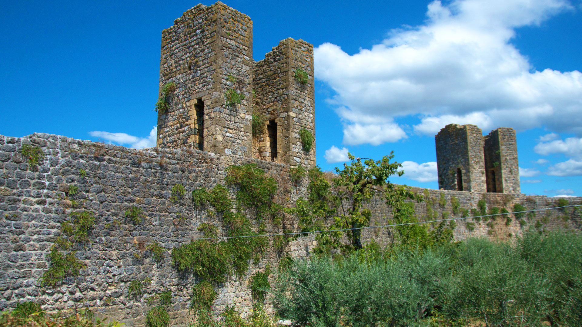 1920x1080 Monteriggioni: Visit Tuscany's Walled Medieval Treasure