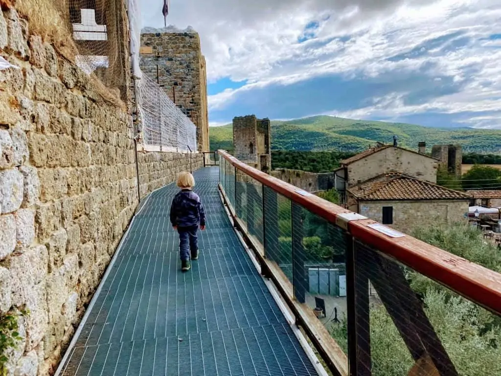 1024x768 MONTERIGGIONI