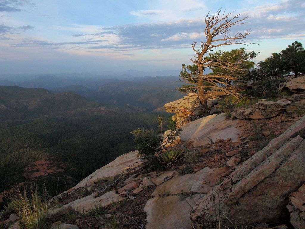 1024x768 First Light on the Edge. Sunrise on the edge of the Mogollo