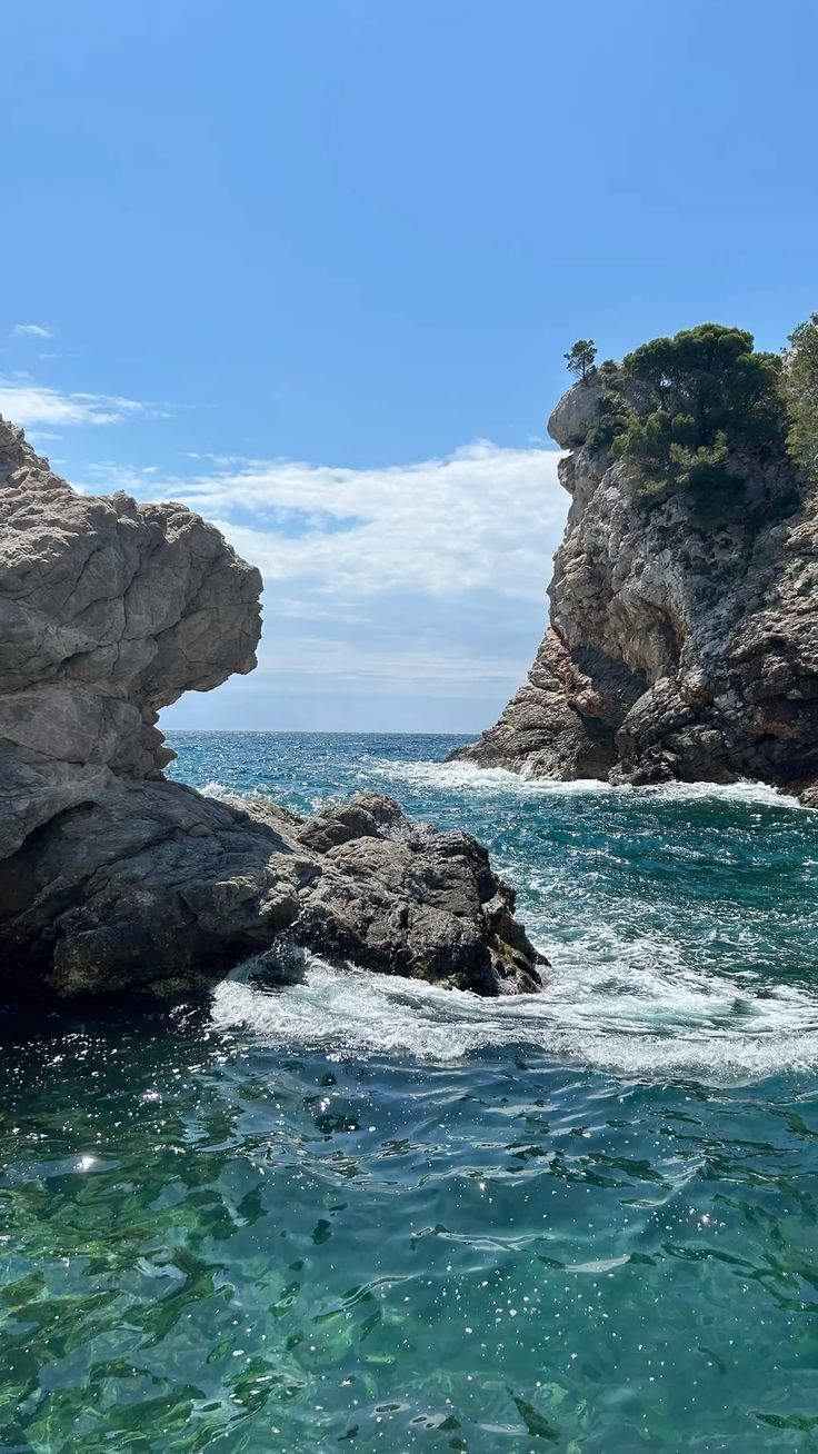 736x1308 Croatia