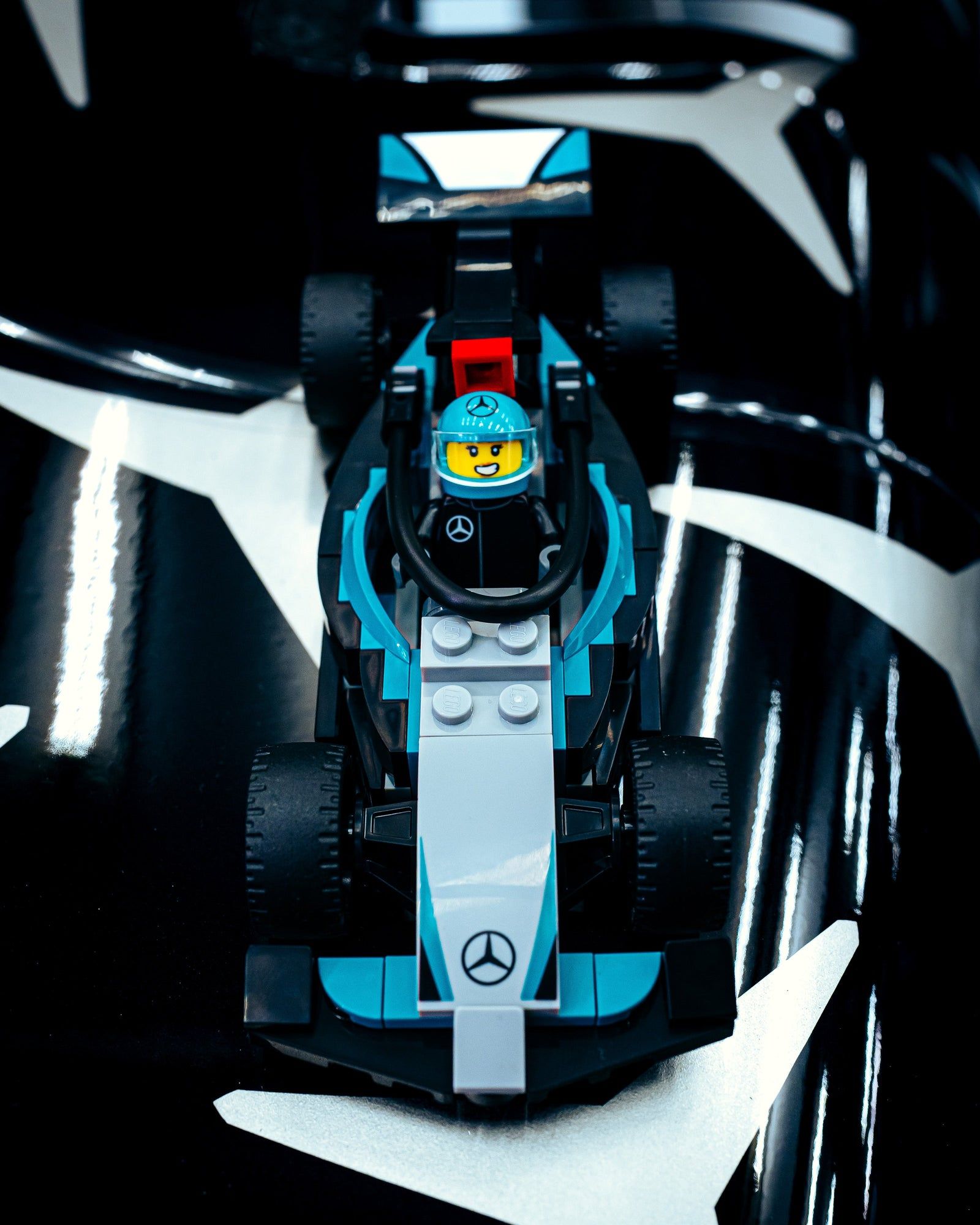 1600x2000 LEGO Mercedes AMG PETRONAS F1 Team