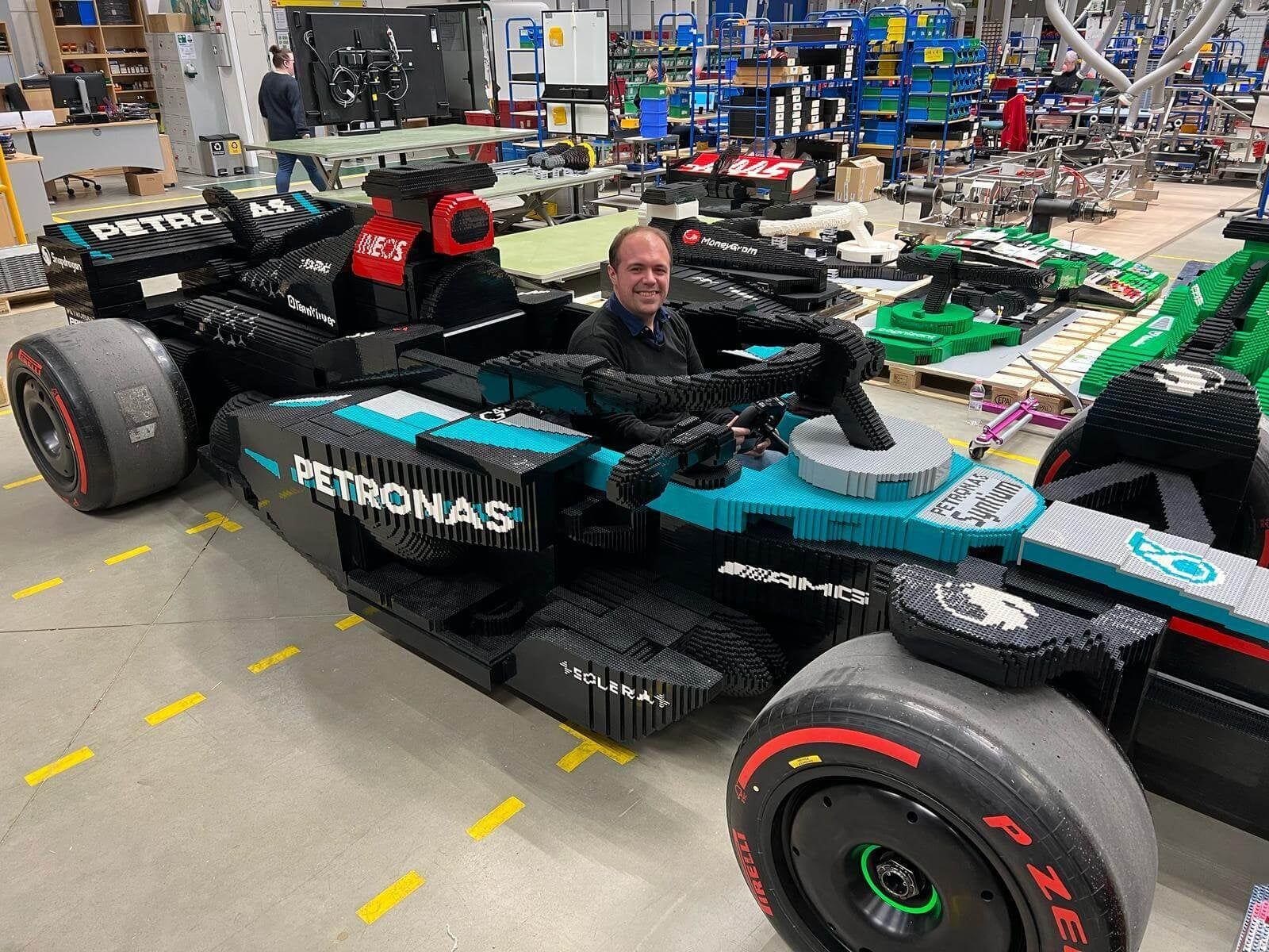 1600x1200 Lego Built Full Size F1 Cars For The Miami GP Drivers' Parade. Here's How They Did It