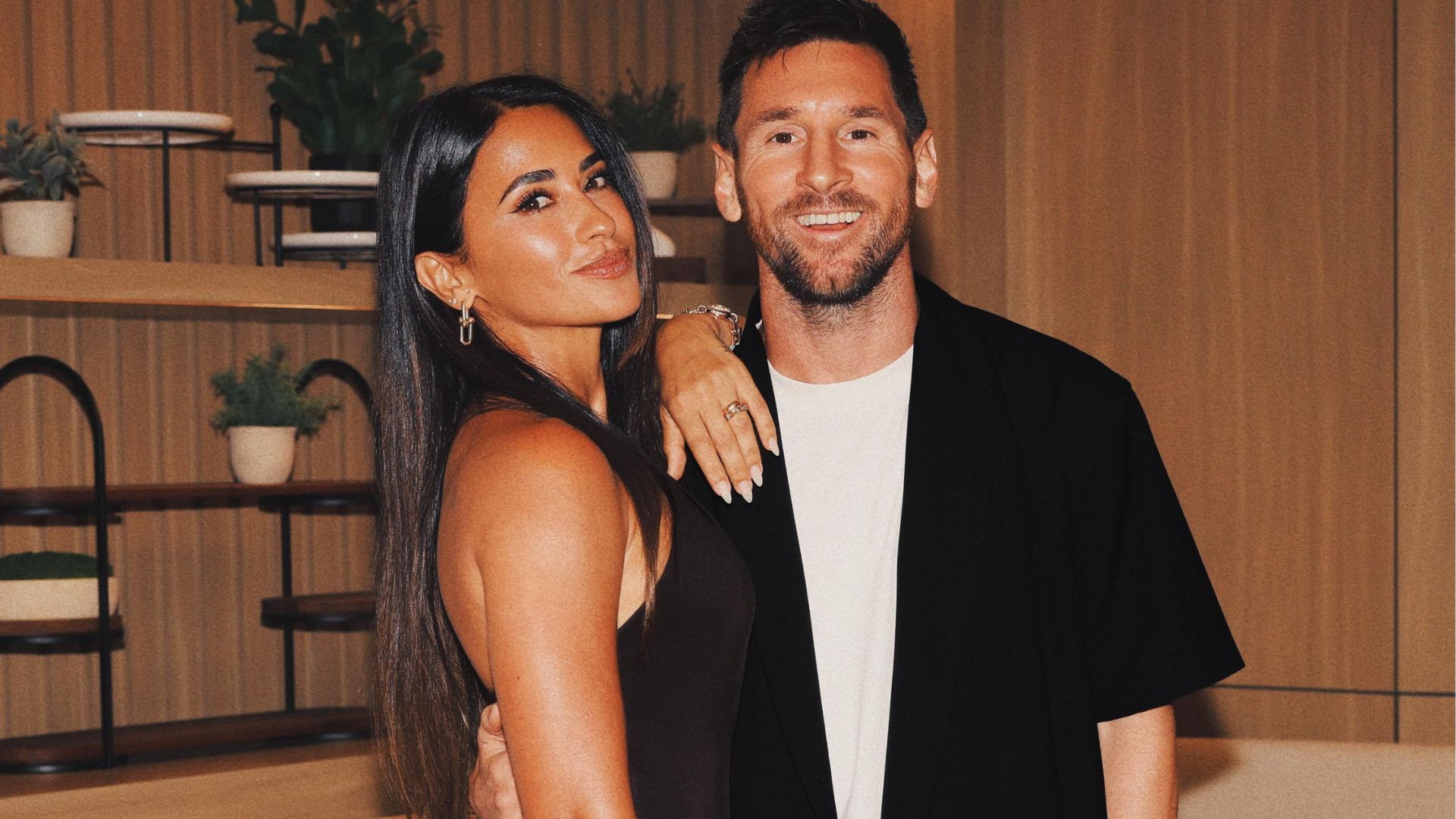 1920x1080 Lionel Messi And Antonela Roccuzzo Combined Net Worth