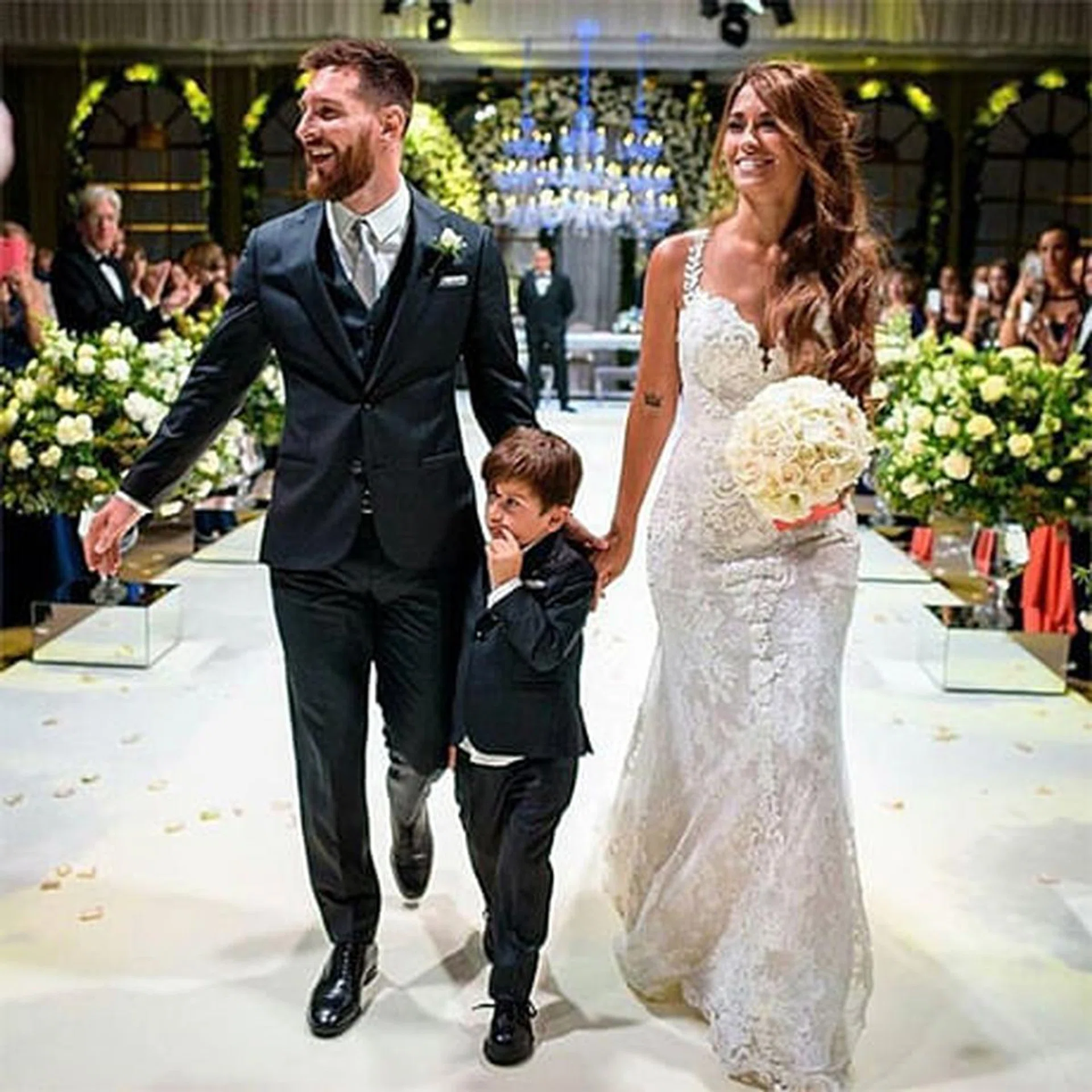 1920x1920 Lionel Messi marries childhood sweetheart World Singapore. Her World Singapore