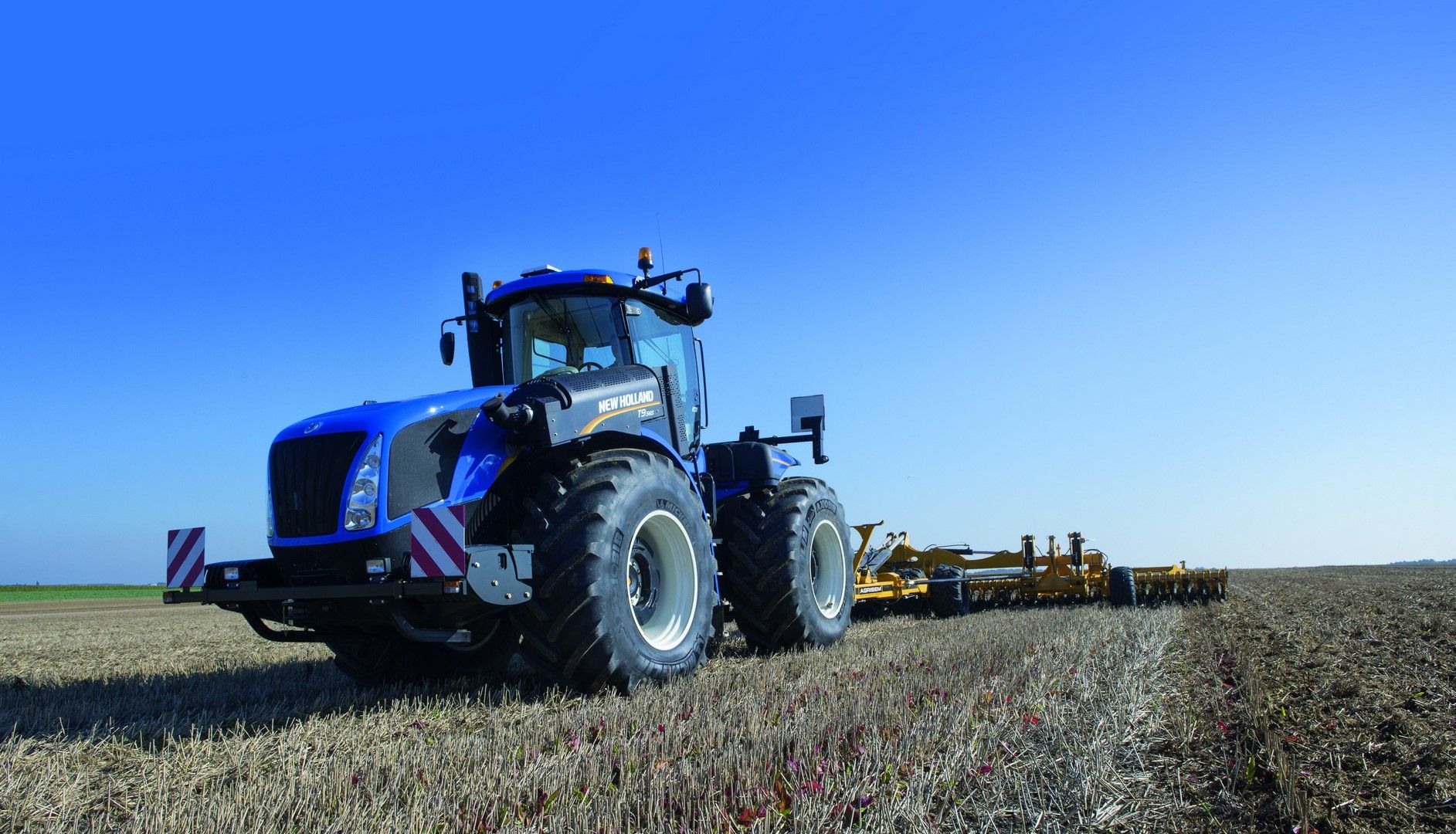 1885x1080 Upgraded T9 Range: the Versatile High Power Tractor for Large Scale Farming Gets Even Better