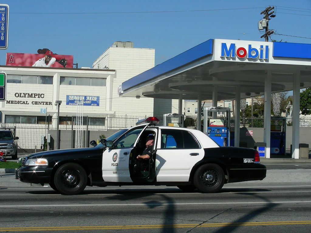 1024x768 LAPD. A Ford Crown Victoria of the Los Angeles Police Depar