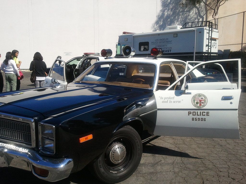 1024x768 LAPD from the early 80s. Notice: No cage in the back! We ar