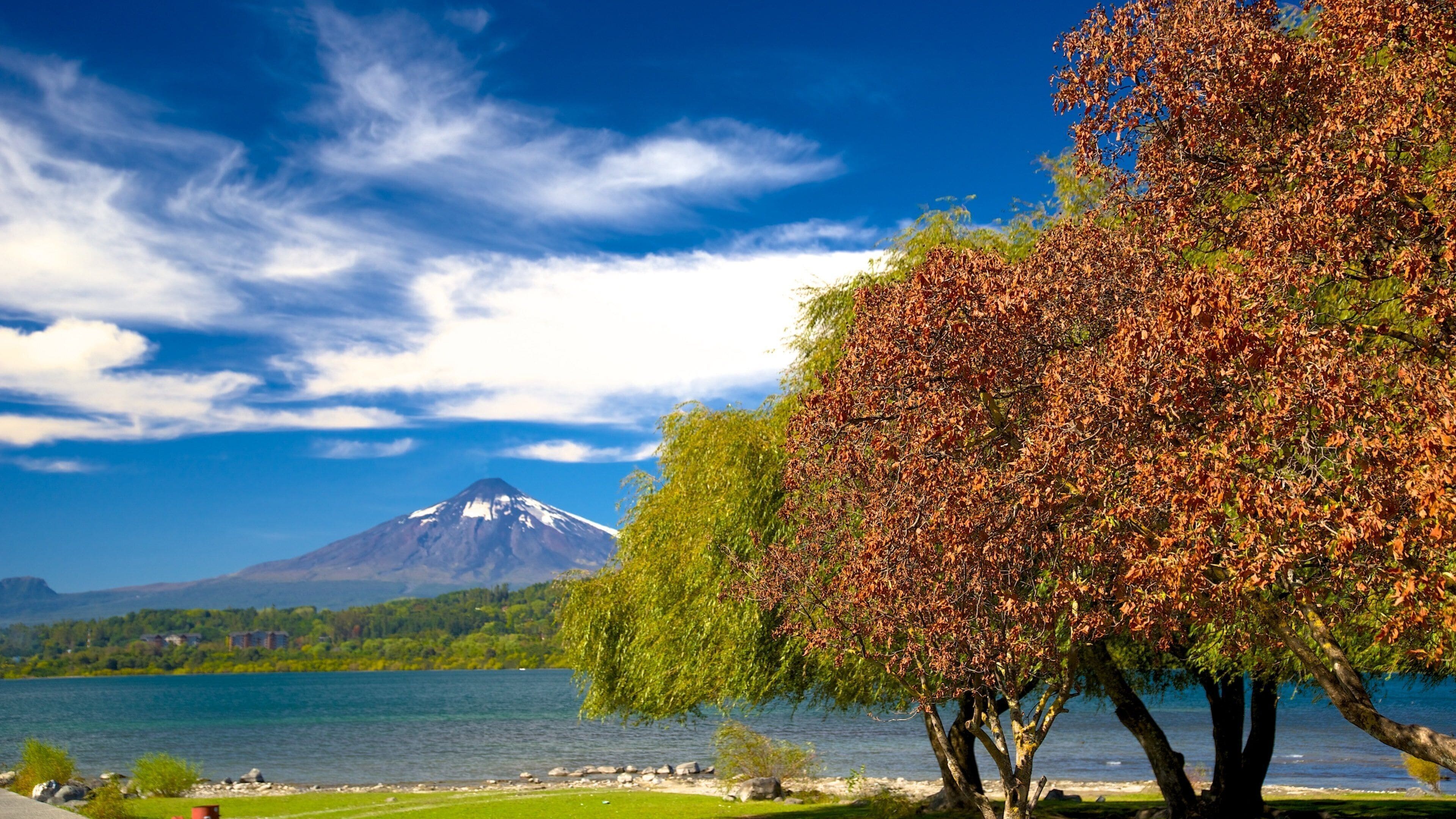 3840x2160 Lake Villarrica in Araucanía Region. Expedia.co.in