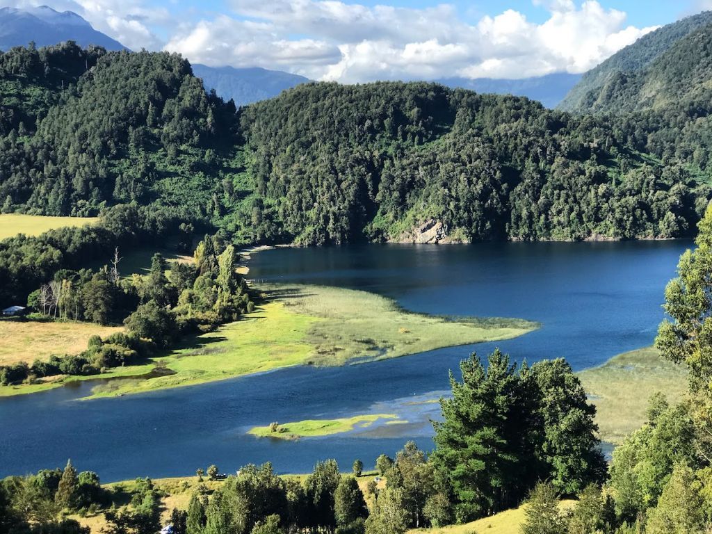1024x768 Turismo Karulafken in Lago Ranco, Chilean Patagonia