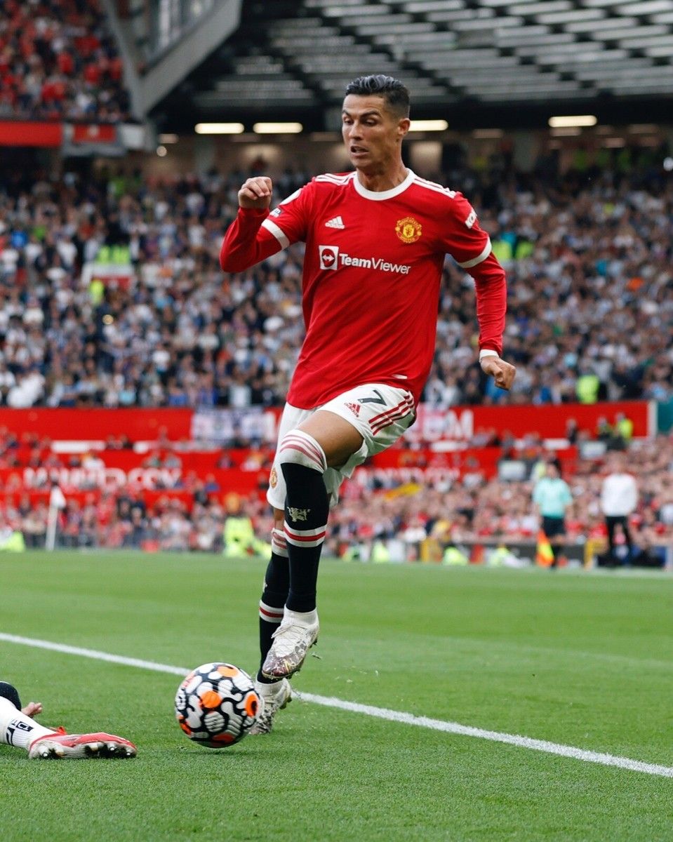 959x1200 Cristiano Ronaldo United 2021 Debut Color Photo